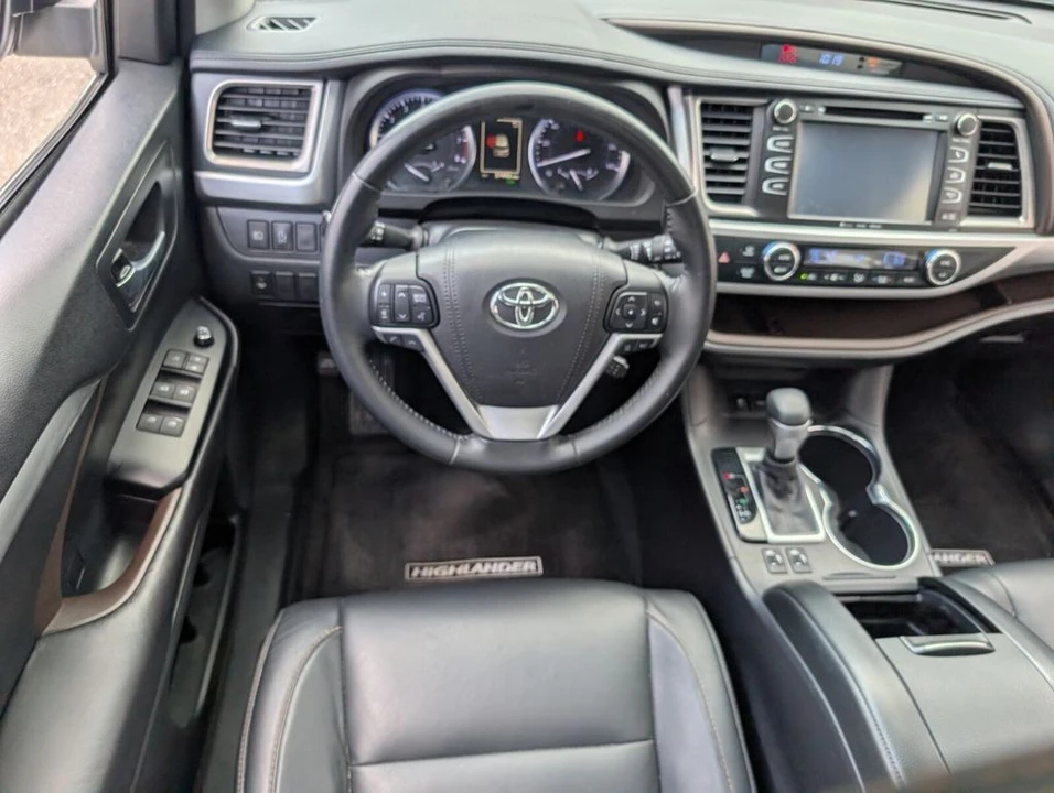 2018 Toyota Highlander - Image 13 of 21