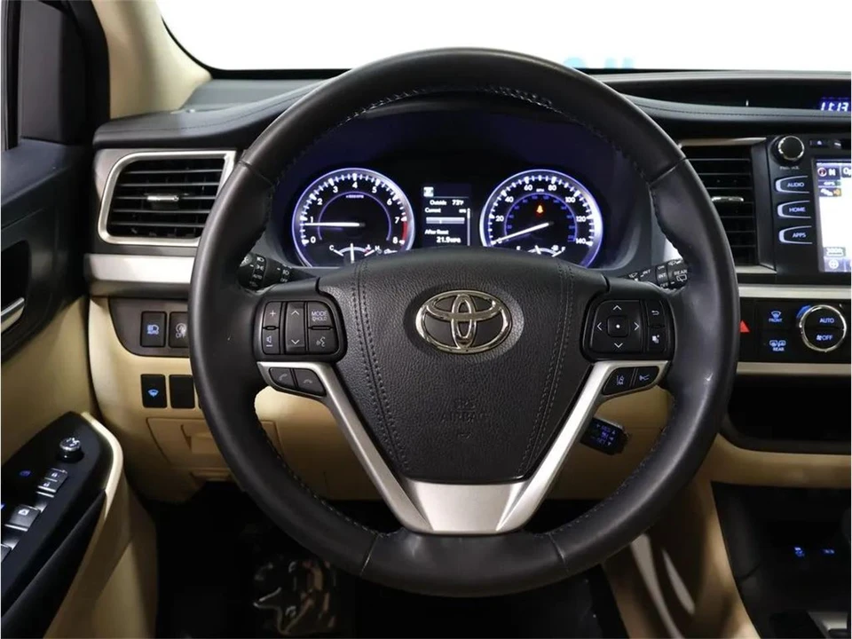 2018 Toyota Highlander - Image 17 of 31