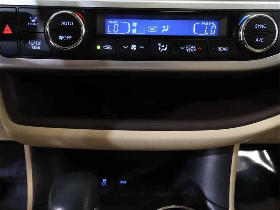 2018 Toyota Highlander - Image 21 of 31