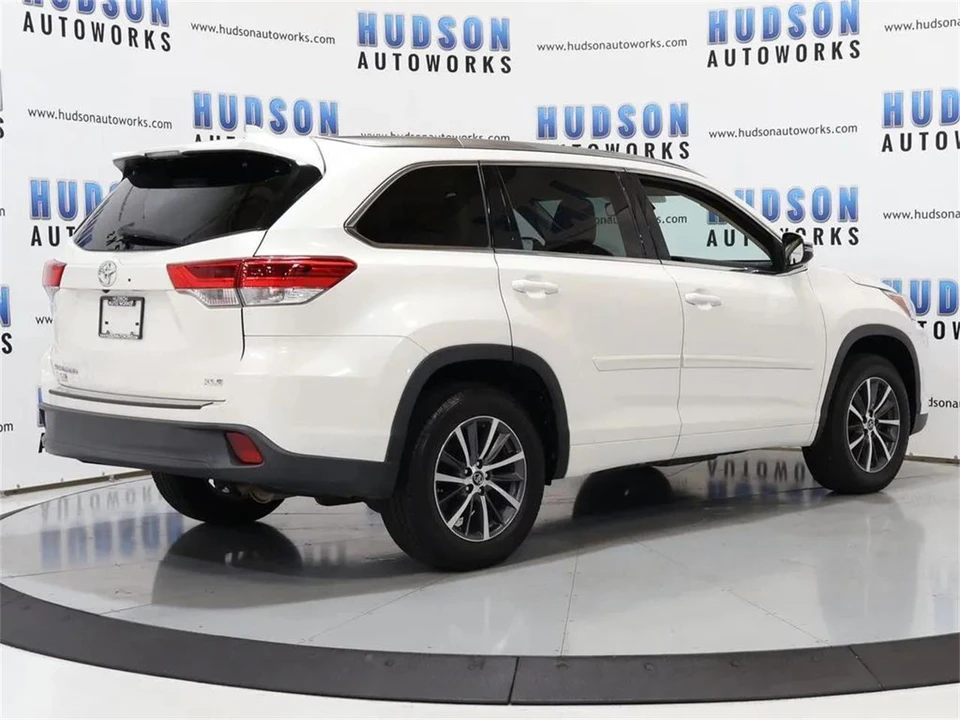 2018 Toyota Highlander - Image 6 of 31