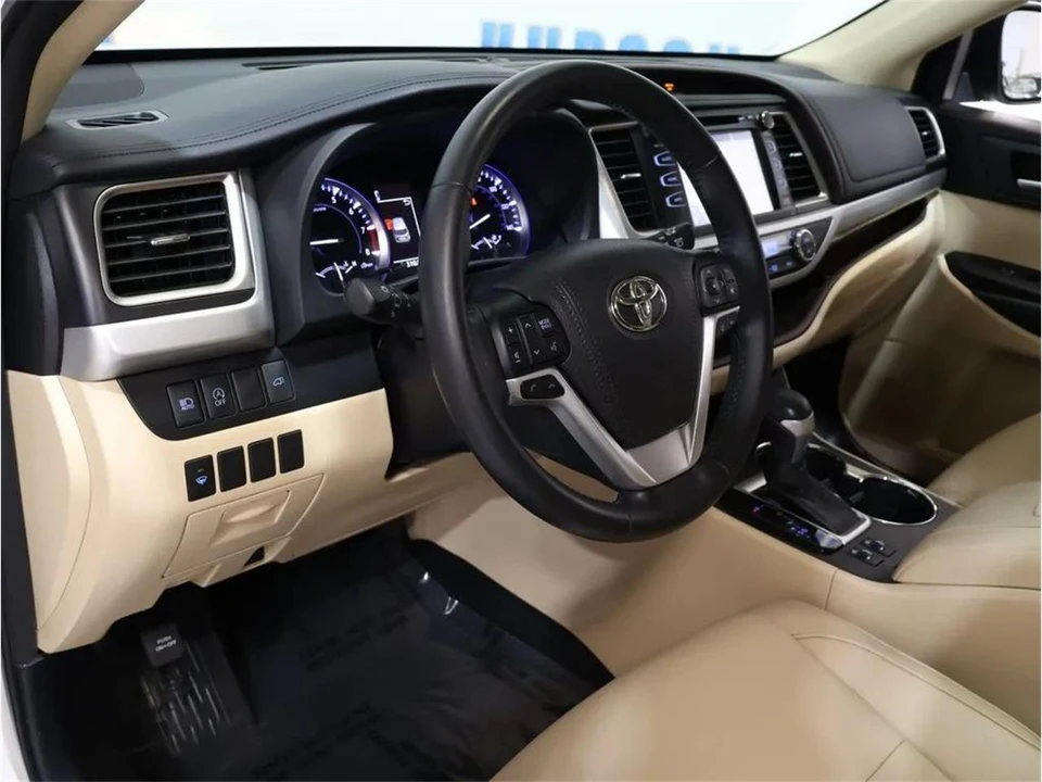 2018 Toyota Highlander - Image 12 of 31