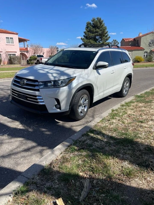 2018 Toyota Highlander - Image 2 of 3