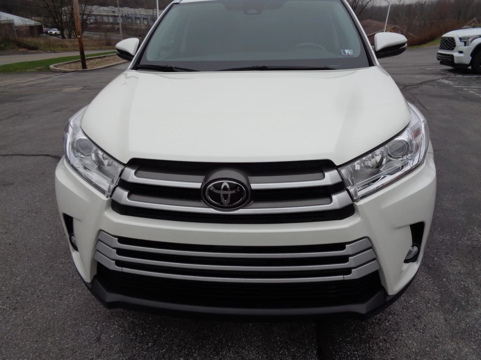 2018 Toyota Highlander - Image 9 of 21