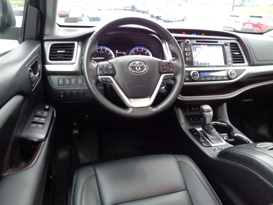 2018 Toyota Highlander - Image 19 of 21