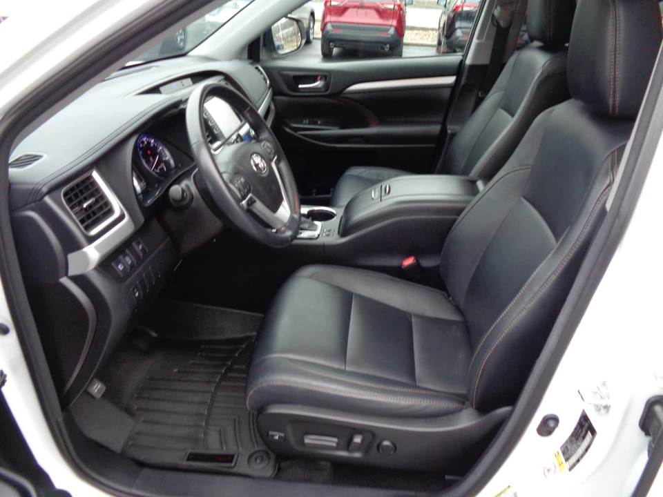 2018 Toyota Highlander - Image 13 of 21