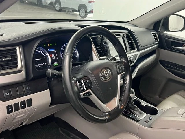 2018 Toyota Highlander - Image 8 of 13