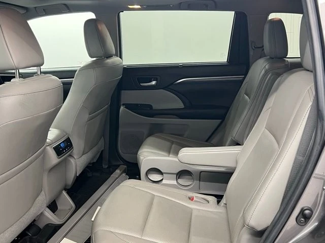 2018 Toyota Highlander - Image 11 of 13