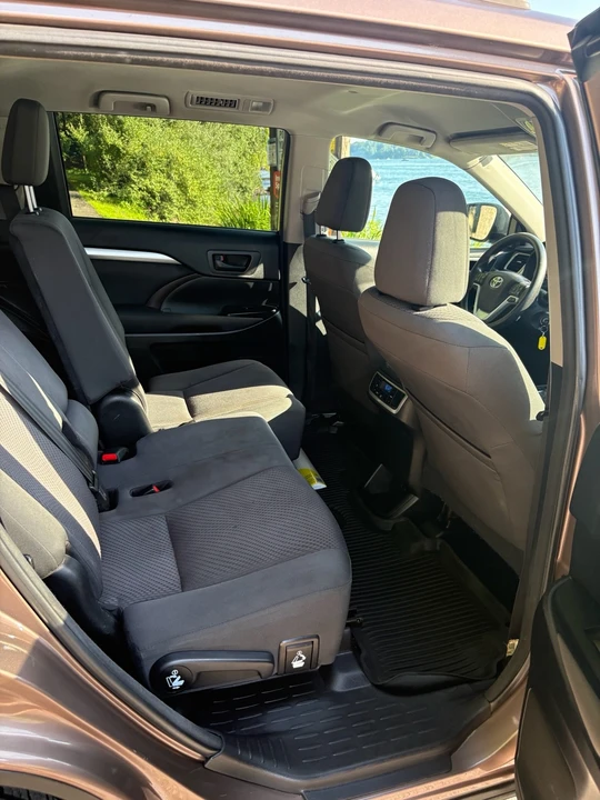 2018 Toyota Highlander - Image 10 of 16