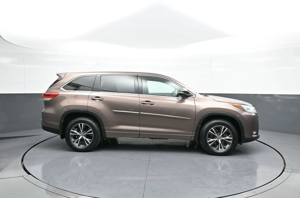 2018 Toyota Highlander - Image 5 of 12