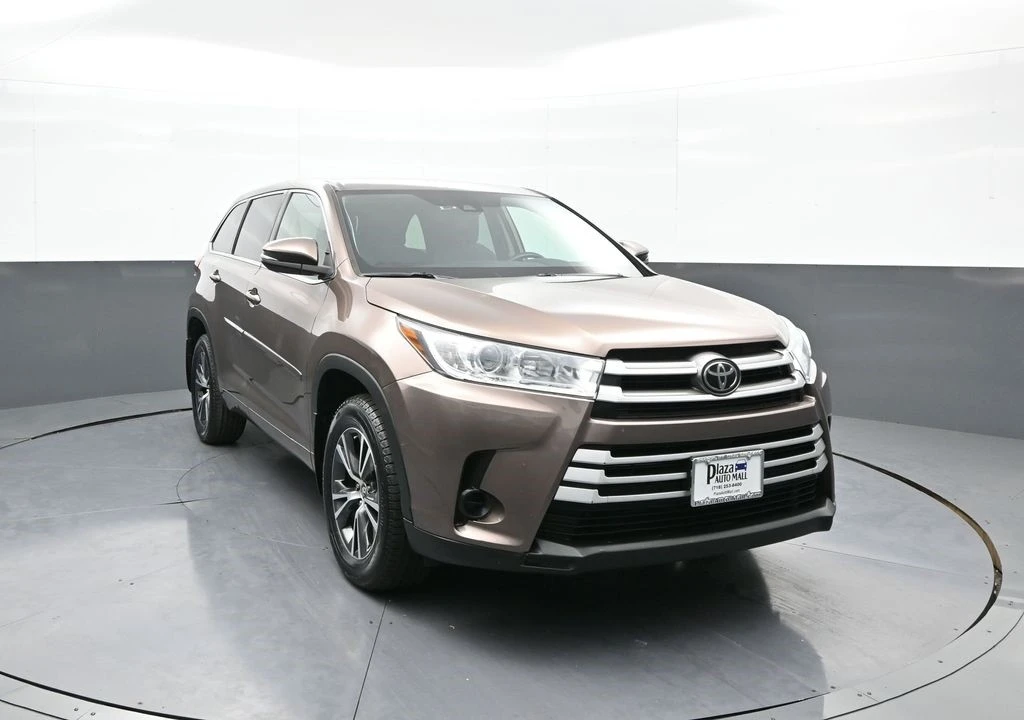 2018 Toyota Highlander - Image 3 of 12
