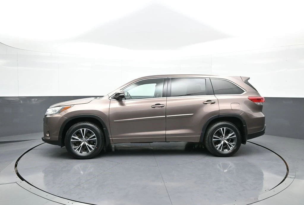 2018 Toyota Highlander - Image 9 of 12