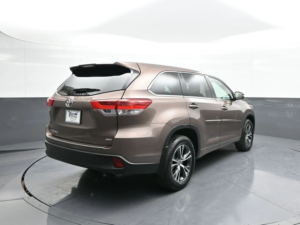 2018 Toyota Highlander - Image 6 of 12