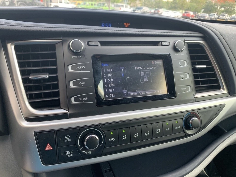 2018 Toyota Highlander - Image 6 of 12