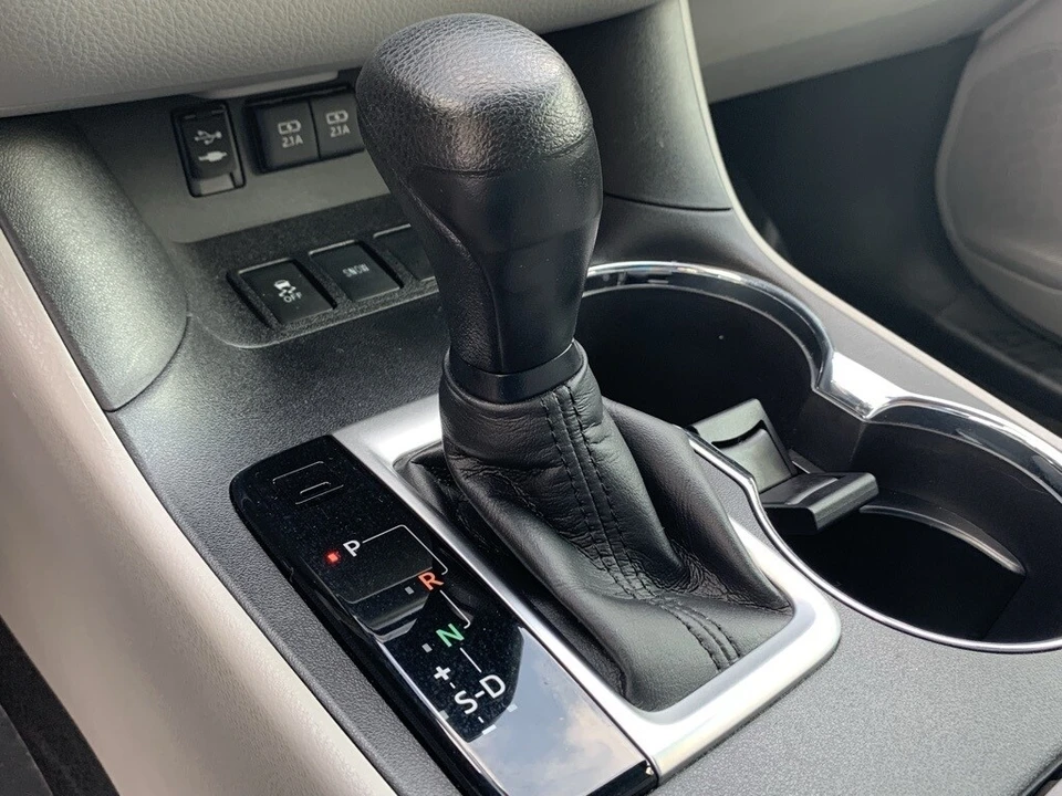 2018 Toyota Highlander - Image 8 of 12