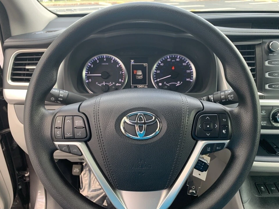 2018 Toyota Highlander - Image 5 of 12