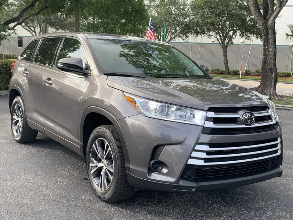 2018 Toyota Highlander - Image 2 of 12