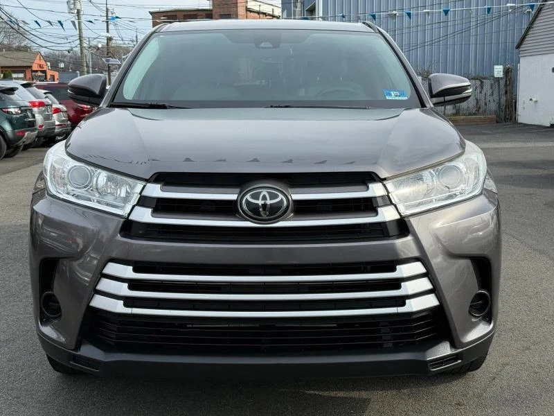 2018 Toyota Highlander - Image 2 of 12