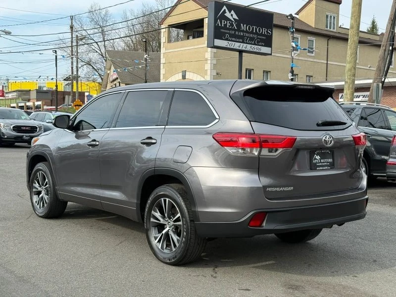 2018 Toyota Highlander - Image 5 of 12