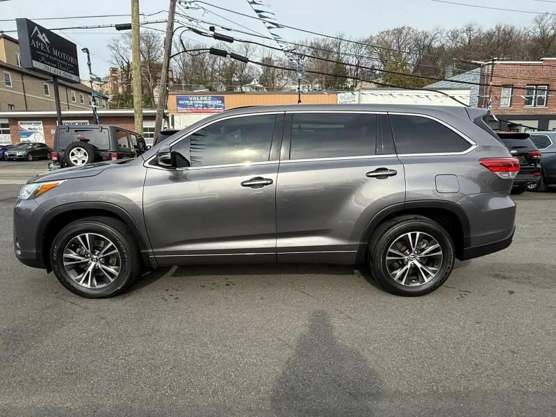 2018 Toyota Highlander - Image 4 of 12