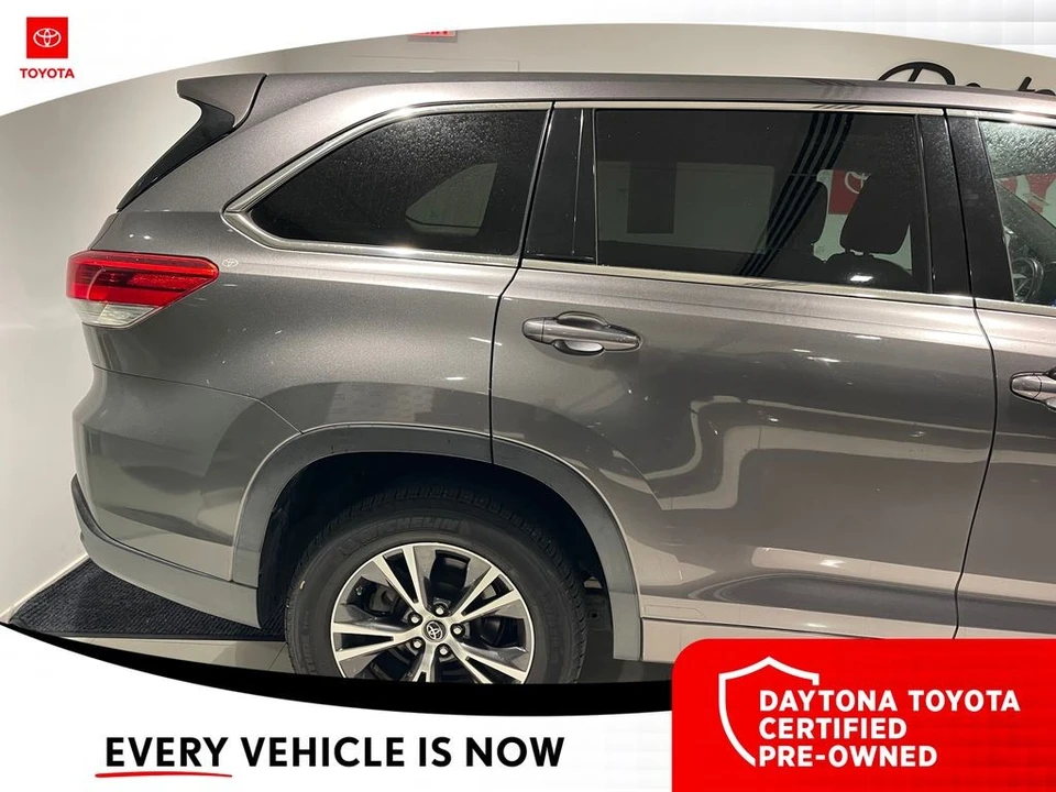 2018 Toyota Highlander - Image 8 of 10