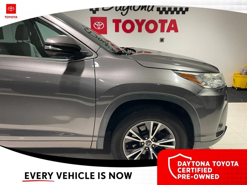 2018 Toyota Highlander - Image 9 of 10