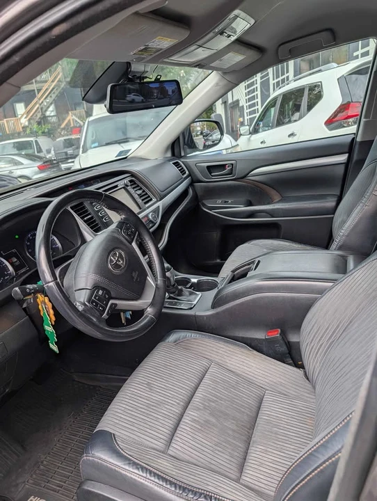 2018 Toyota Highlander - Image 6 of 8