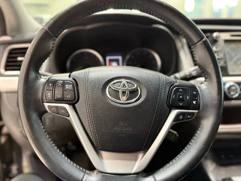 2018 Toyota Highlander - Image 15 of 19