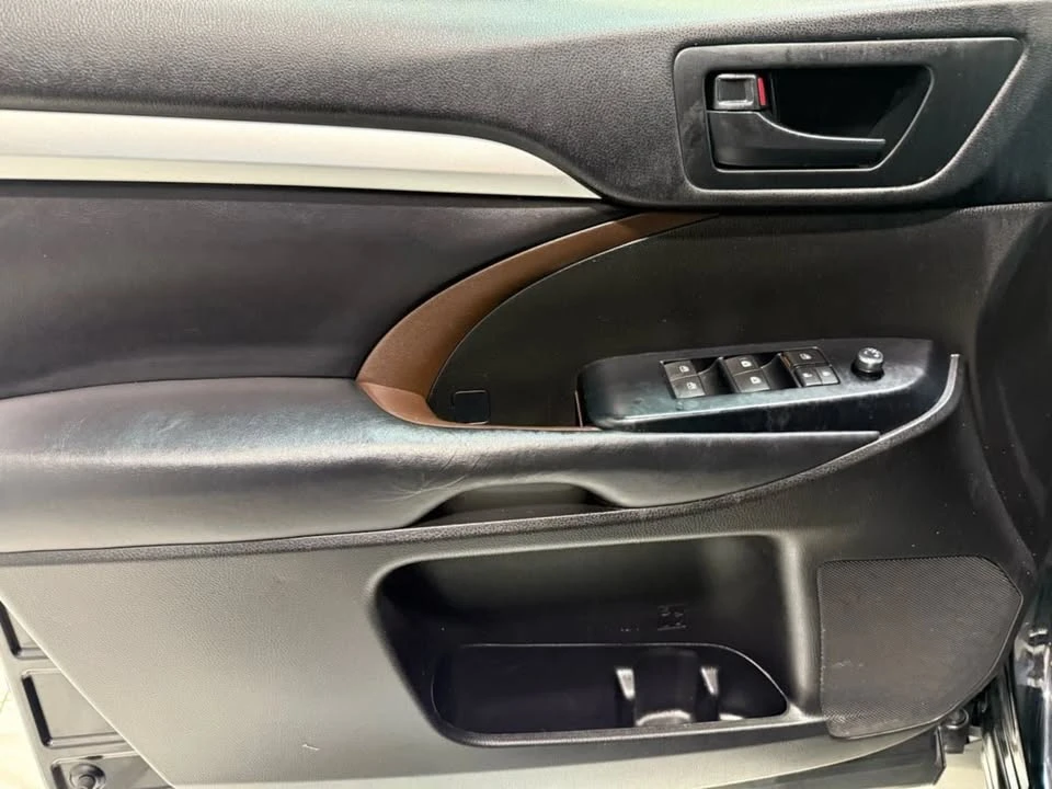 2018 Toyota Highlander - Image 12 of 19