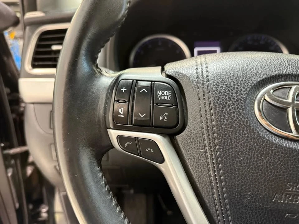2018 Toyota Highlander - Image 16 of 19