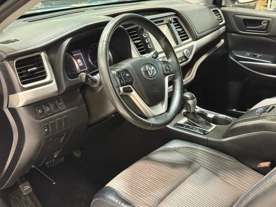2018 Toyota Highlander - Image 14 of 19