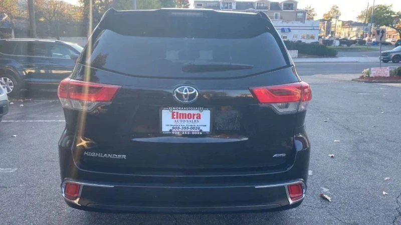 2018 Toyota Highlander - Image 4 of 10