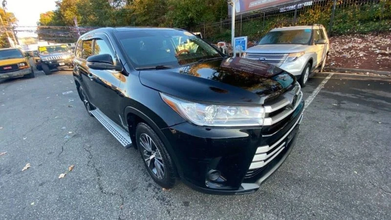 2018 Toyota Highlander - Image 3 of 10