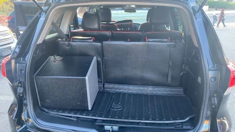 2018 Toyota Highlander - Image 5 of 10