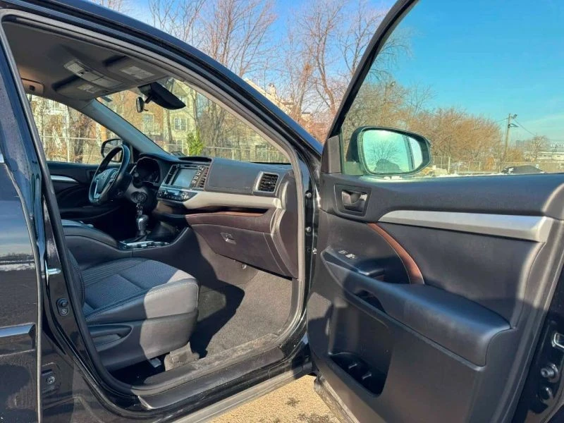 2018 Toyota Highlander - Image 11 of 12