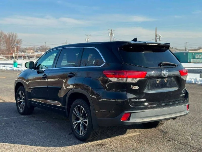 2018 Toyota Highlander - Image 4 of 12
