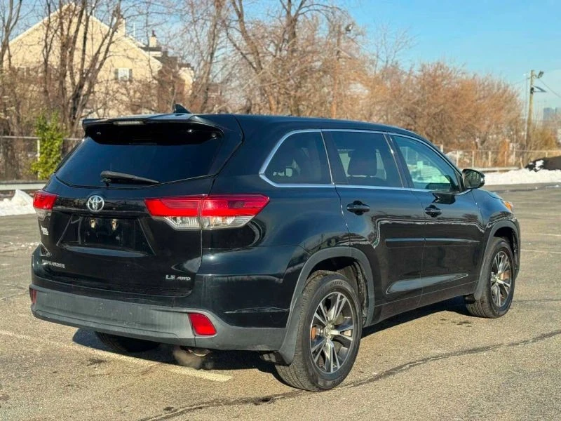 2018 Toyota Highlander - Image 6 of 12
