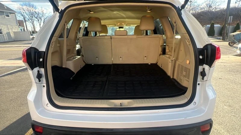 2018 Toyota Highlander - Image 10 of 12