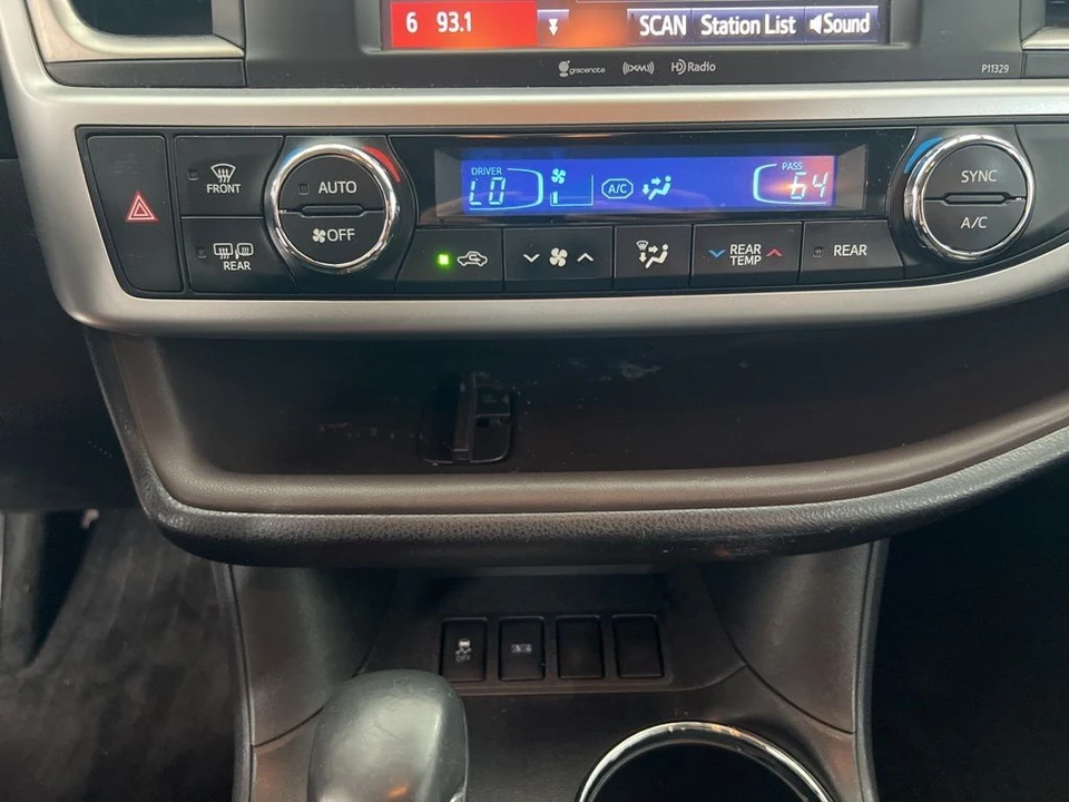 2018 Toyota Highlander - Image 15 of 21