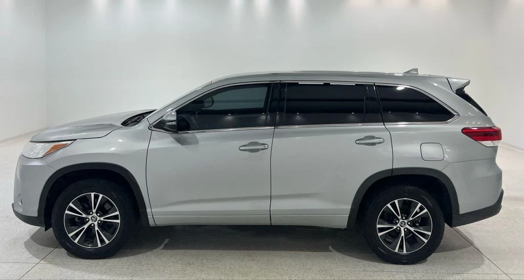 2018 Toyota Highlander - Image 2 of 21