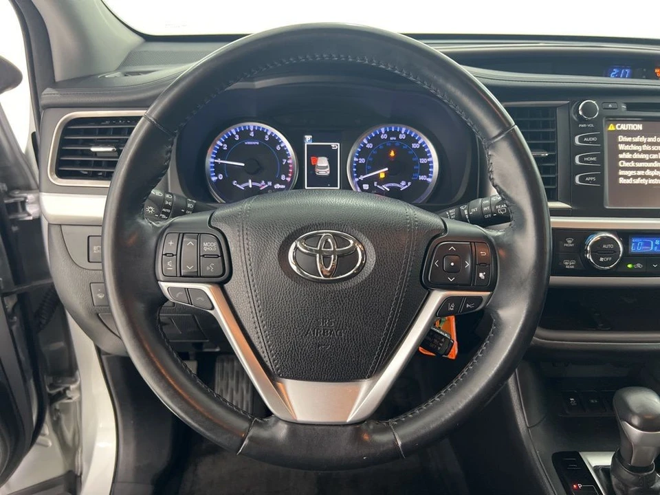 2018 Toyota Highlander - Image 10 of 21