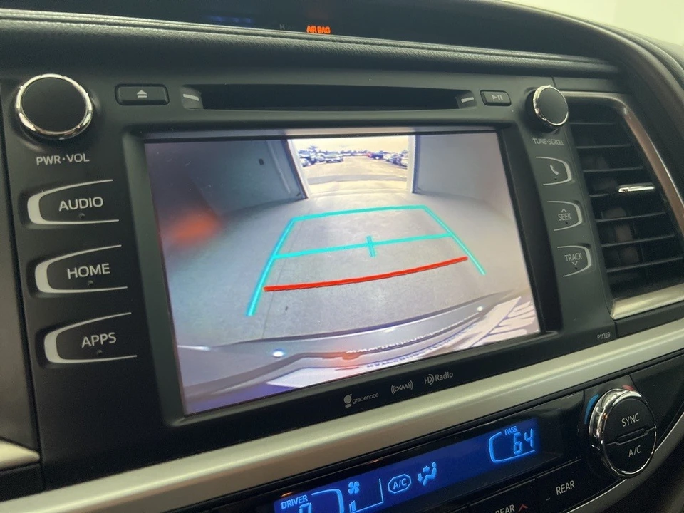 2018 Toyota Highlander - Image 13 of 21
