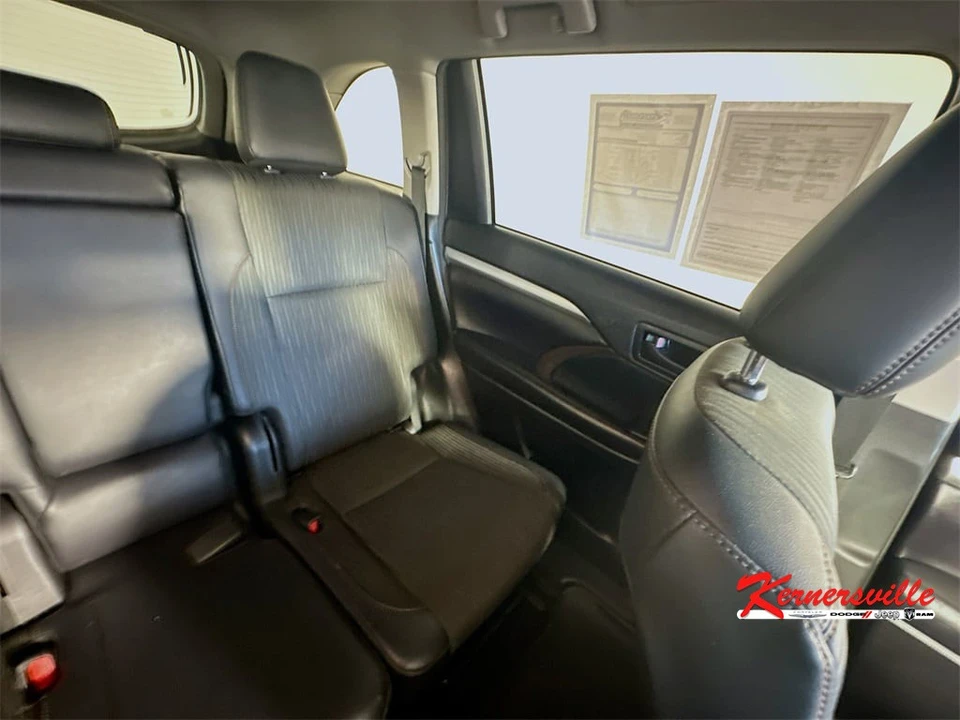 2018 Toyota Highlander - Image 14 of 21