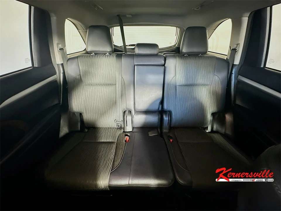 2018 Toyota Highlander - Image 13 of 21