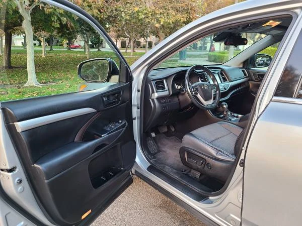 2018 Toyota Highlander - Image 7 of 16