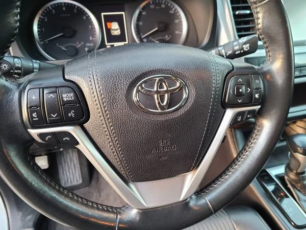 2018 Toyota Highlander - Image 10 of 16