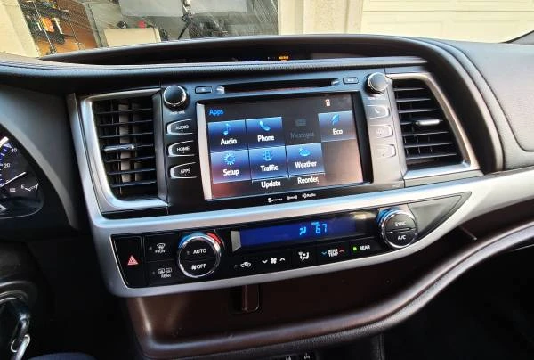 2018 Toyota Highlander - Image 15 of 16