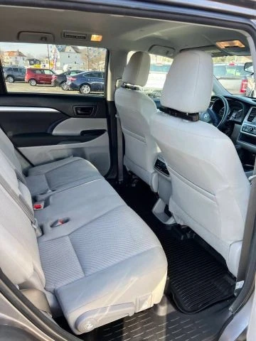 2018 Toyota Highlander - Image 8 of 14
