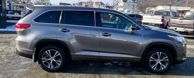 2018 Toyota Highlander - Image 7 of 14