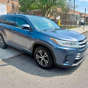 2018 Toyota Highlander LE Sport Utility 4D