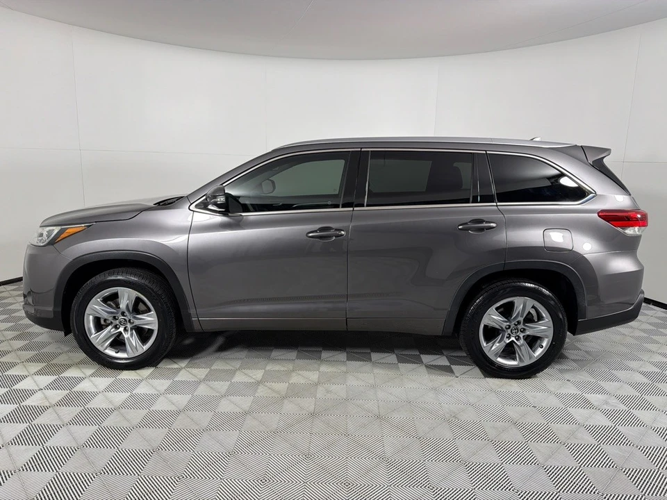 2018 Toyota Highlander - Image 8 of 12